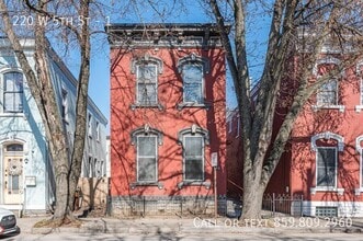 Building Photo - 220 W 5th St