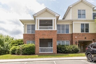 Building Photo - 821 Waterford Lake Dr