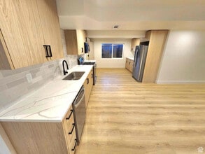Building Photo - 10074 Countrywood Dr