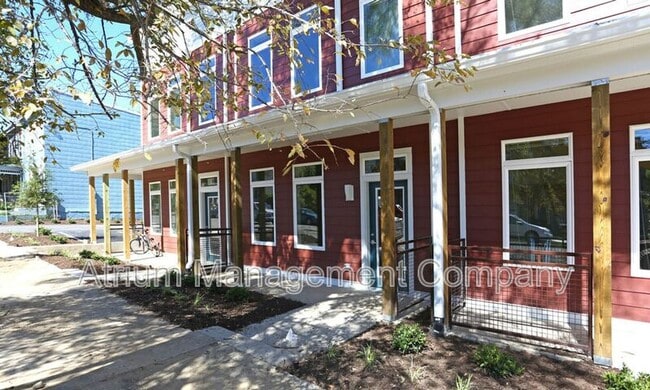 Foto del edificio - 3611 E Marshall St