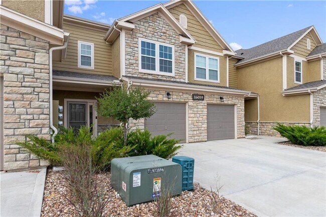 Foto del edificio - {16059} Blue Valley Schools + Updated Town...