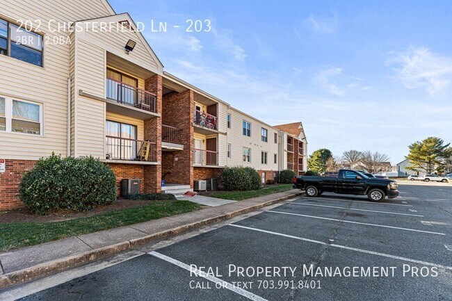 Foto del edificio - 202 Chesterfield Ln