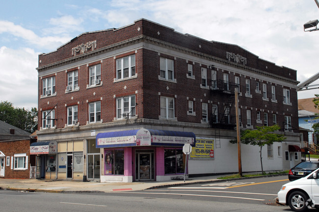 Building Photo - 475-477 Washington Ave