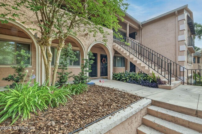 Foto del edificio - 5375 Ortega Farms Blvd