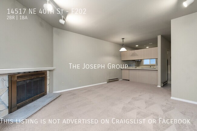 Building Photo - Roomy 2 bed/1 bath in Bridle Trails neighb...