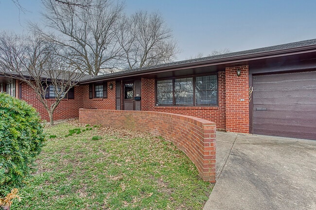 Foto del edificio - 1911 S Saratoga Ave