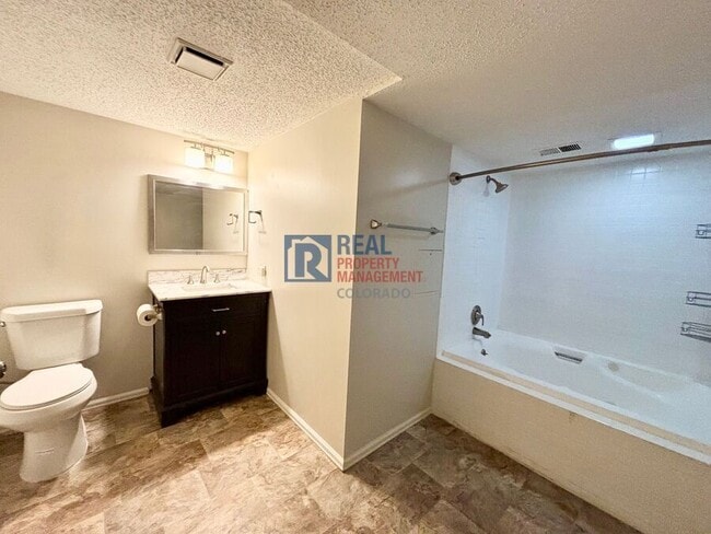 Foto del edificio - 12911 E Cornell Ave