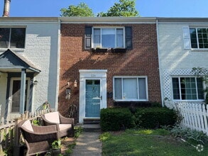 Building Photo - 126 E Rosemont Ave
