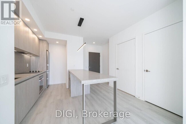 Building Photo - 57 Spadina Ave.