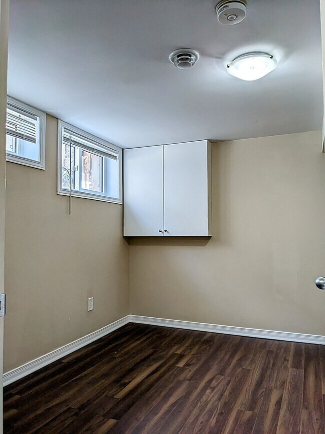 Building Photo - 882B Smyth Rd