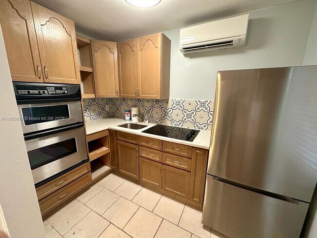 Foto del edificio - 5603 Spruce Ave