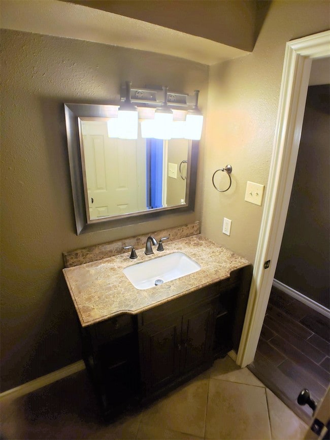 Foto del edificio - 604 E Rosedale St