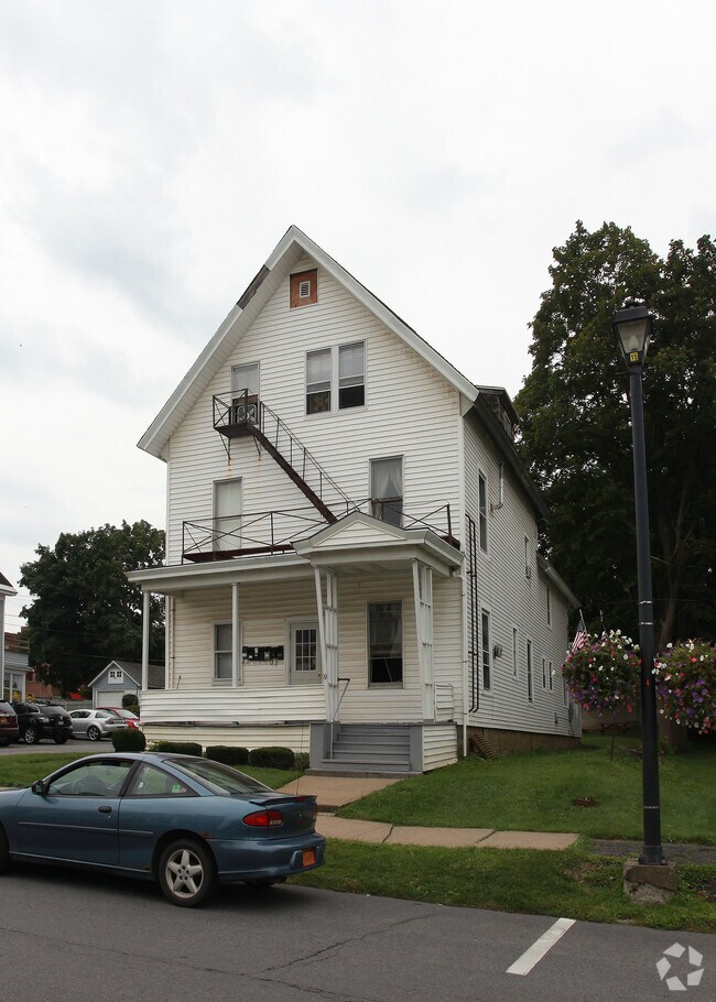 19 N Perry St Johnstown, NY 12095 Rentals Johnstown, NY