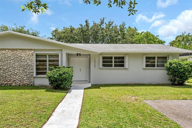 Building Photo - 10923 SW 78th Ave