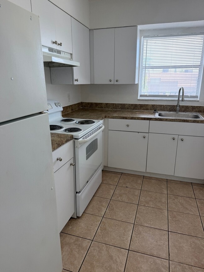 Building Photo - 3701 SW 59th Terrace