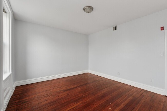 Building Photo - 1729 W Montgomery Ave