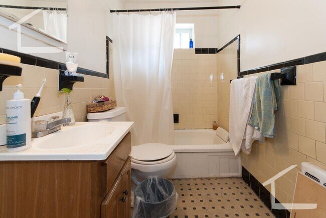 Foto del edificio - Nicely updated studio in the heart of Oak ...