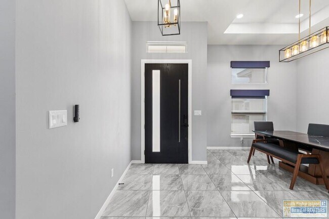 Foto del edificio - 9388 N Queen Palm