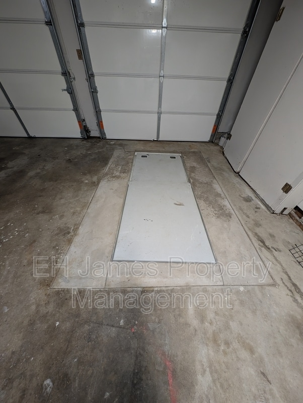 Building Photo - 1912 E 55th Pl