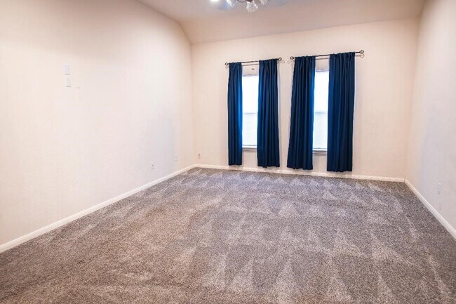 Building Photo - 30615 S Sulphur Creek Dr