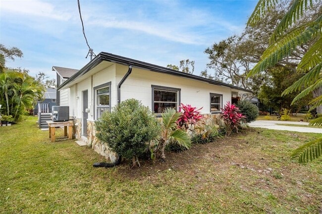 Photo - 12756 Poinsettia Ave House