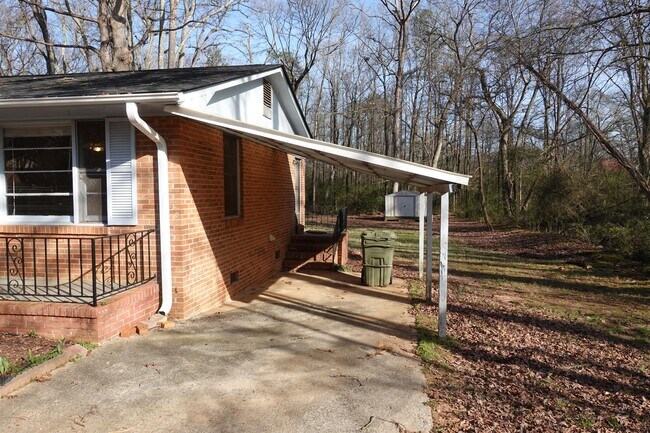Foto del edificio - 102 Woodridge Cir