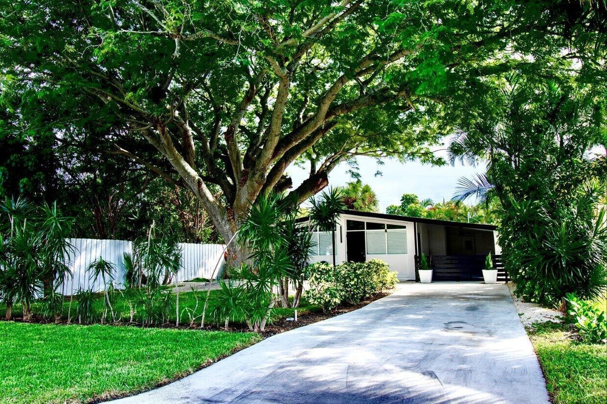 Foto principal - 462 Hastings St