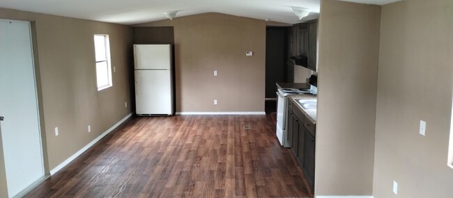 Foto del edificio - 135 SE Guinevere Ct