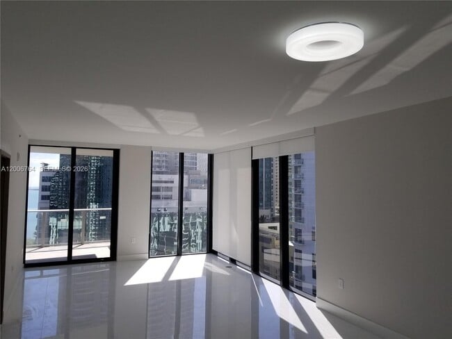 Foto del edificio - 1010 Brickell Ave