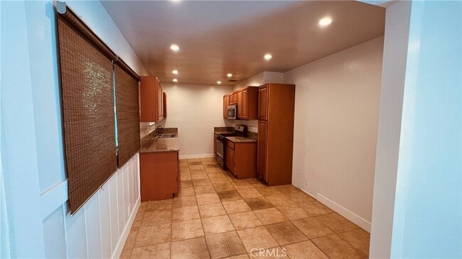 Building Photo - 4949 Coldwater Canyon Ave