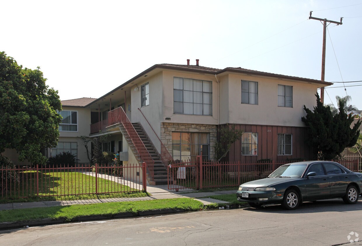 Primary Photo - 216 E Burnett St