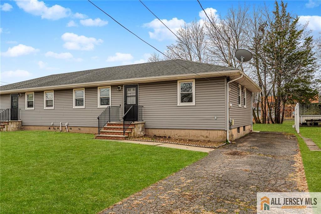 Foto principal - 1036 Apache St