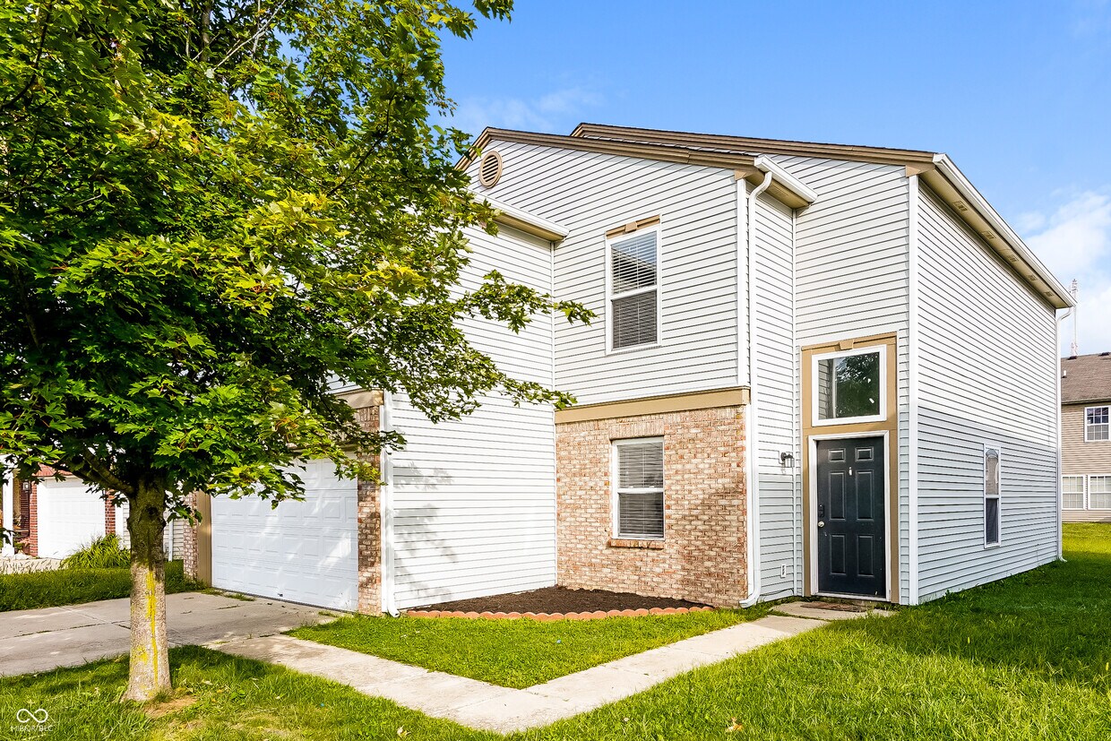 Foto principal - 8346 Ash Grove Dr