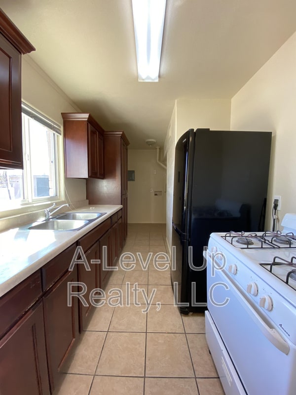 Building Photo - 2705 S Monterey Vista