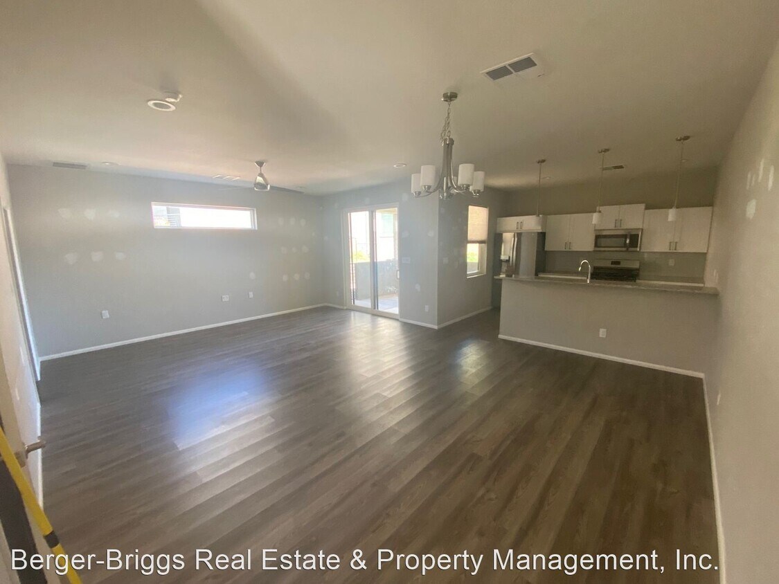 Foto principal - 3 br, 2.5 bath House - 4591 Villa Loma Lan...