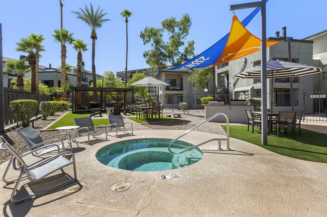 Hot Tub - 255 North Apartments