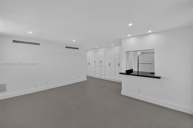 Building Photo - 360 Meridian Ave