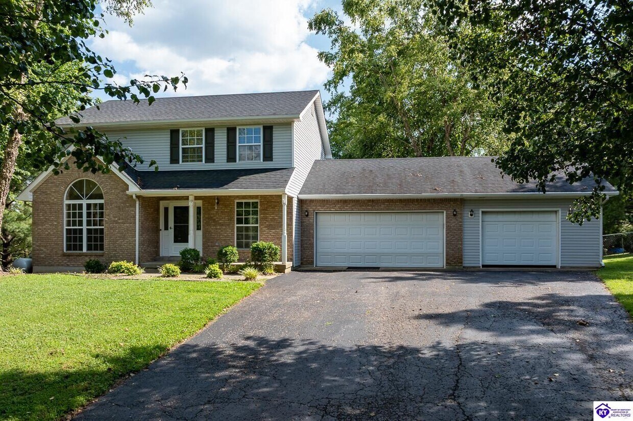Primary Photo - 119 Charlotte Cir