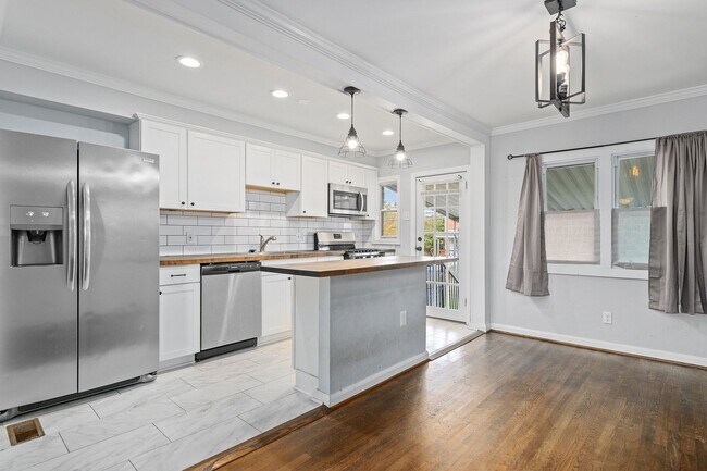 Foto del edificio - 885 Jaydee Ave