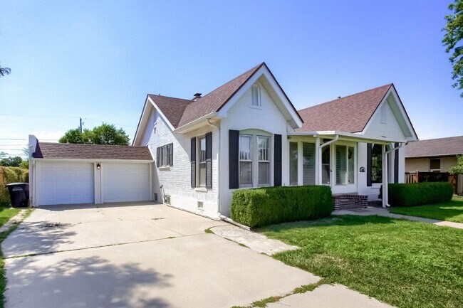 Building Photo - 3 Bedroom single family home in Denver