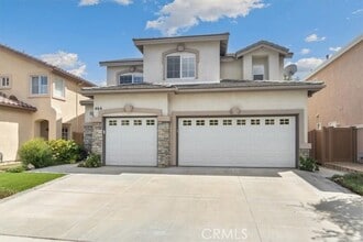 Building Photo - 466 Fallbrook Ave