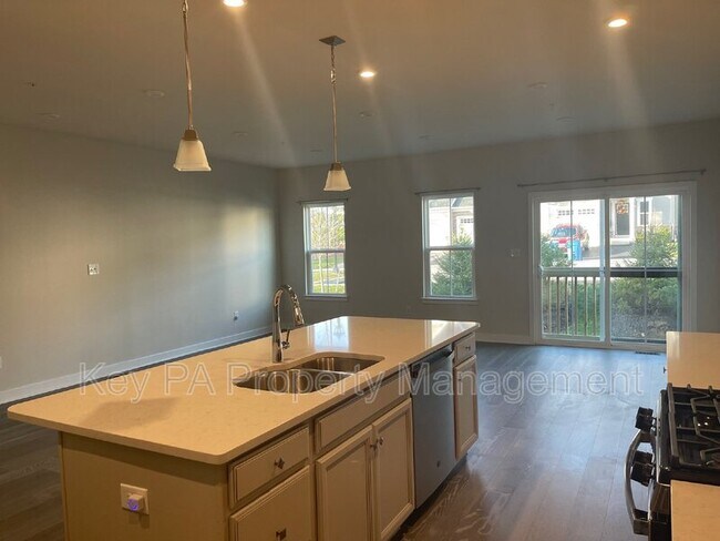 Building Photo - 205 Hibiscus Way