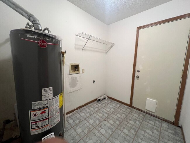 Foto del edificio - 808-810 Clinkscales Rd.