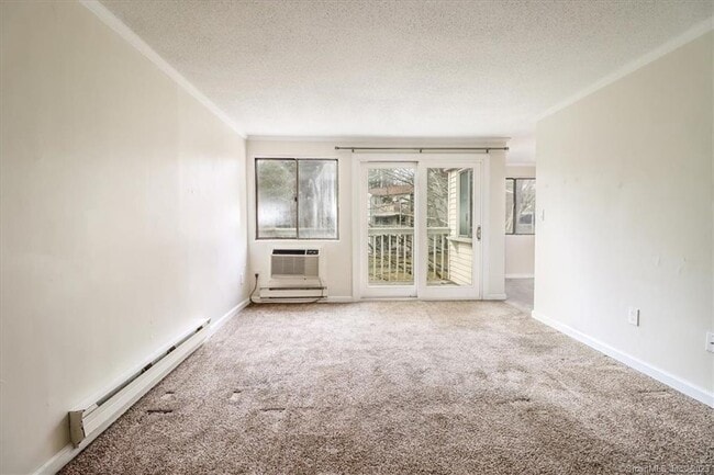 Building Photo - 7 Padanaram Rd