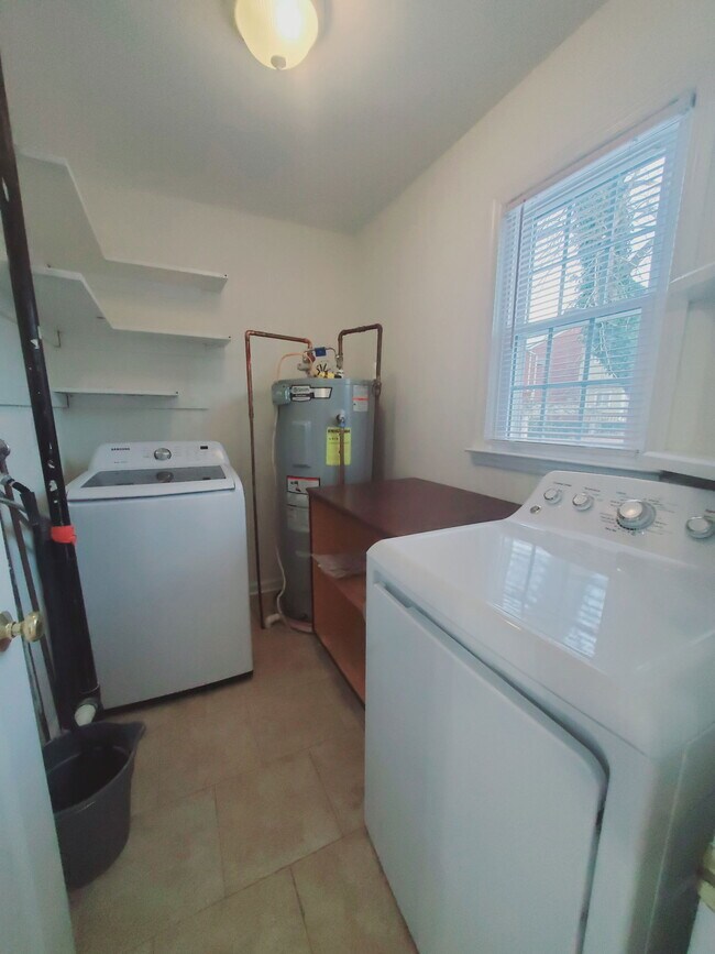 Foto del edificio - 94 Harbor Dr