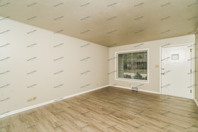 Foto del edificio - 5220 S Oswego Ave