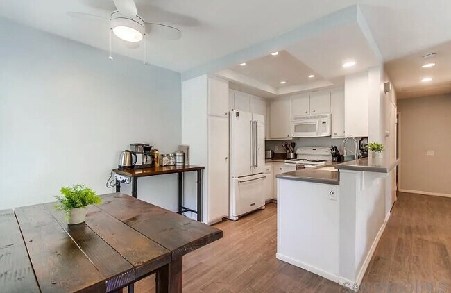 Building Photo - 8803 Gilman Dr