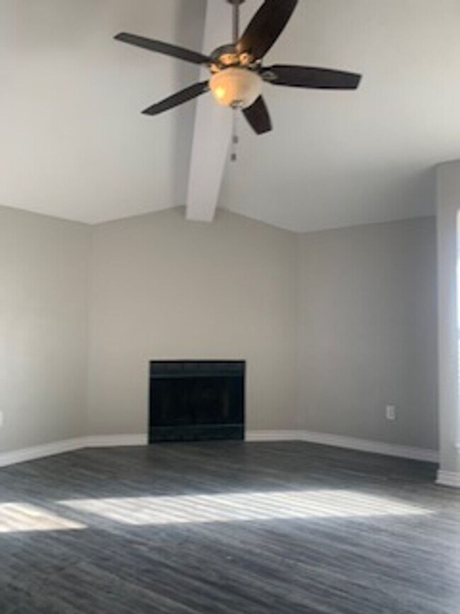 Foto del edificio - Cute 3/2 Duplex