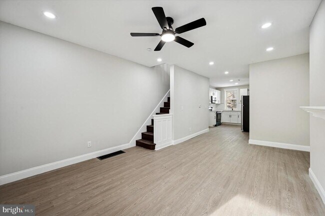 Foto del edificio - 2165 Conlyn St