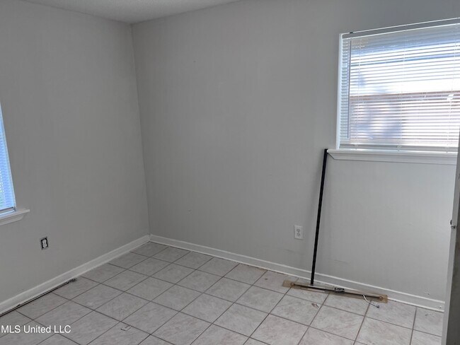 Foto del edificio - 102 Carson Dr